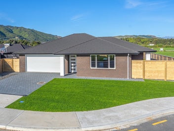 Priced to Sell - New Build in Manu Park