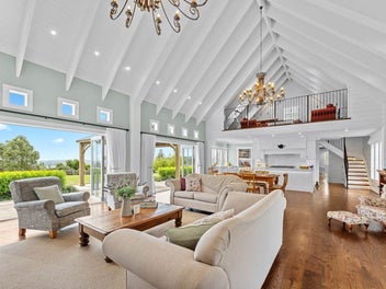 ELEGANT FRENCH COUNTRY STYLE HOME - EXPANSIVE ...