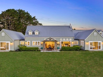 ELEGANT FRENCH COUNTRY STYLE HOME - EXPANSIVE ...