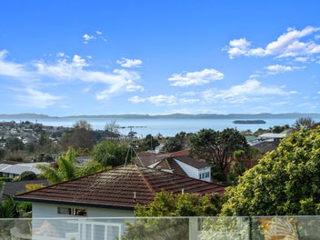 Stunning Sea-views in a Prime Location on 812sqm