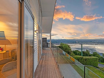 Elevated Elegance - Owners Downsizing