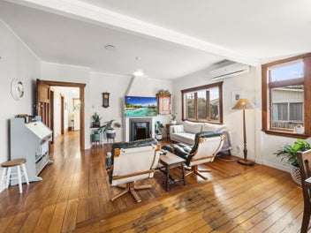 Charming Cottage – Act Fast!