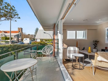 City Fringe Ease with a Lifestyle to Match