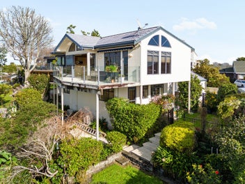 Effortless Riverview Living on Beerescourt!
