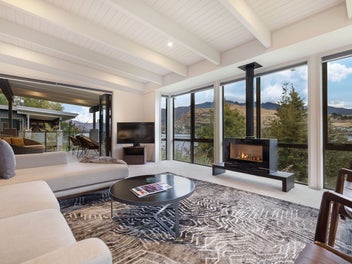 Absolute Lakefront - Absolutely Irreplaceable!