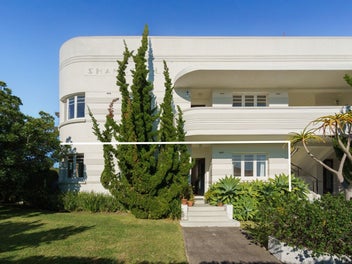 Elegant Art Deco Gem