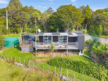 Rural Paradise at Parua Bay!