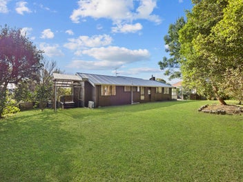 Central Albany Family Gem – Vendors off to Oz!