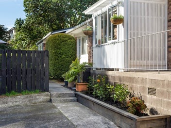 1 Bedroom + 1 Study in a Garden Oasis