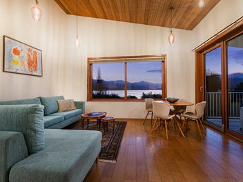 Eco-Luxury Living with Unparalleled Lake Views