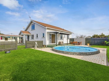 Prime Cambridge East Bungalow