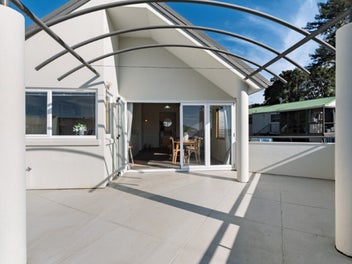 Deck, Views, Lifestyle – This One Has It All