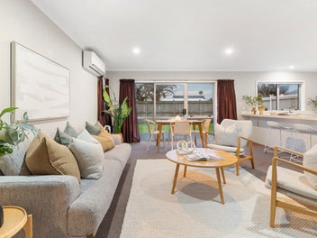 THE PERFECT PENINSULA HOME