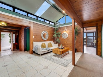 947sqm Freehold in Macleans