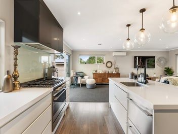 A Family Sanctuary in the Heart of Olde Greenhithe