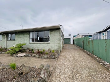 Image 1 of 7