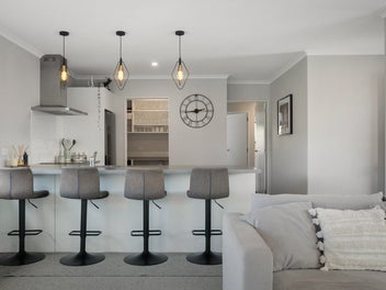 Privacy, Views and Contemporary Comfort