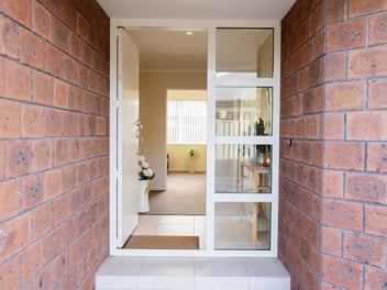 4 +2+2+2 = a fantastic family home