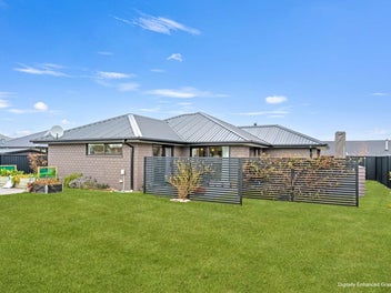 Stylish, Spacious Living in Sought-After Clyde