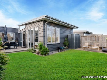 Backyard Bliss – Enjoy the Space, Not the Upkeep