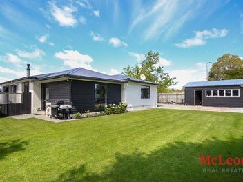 Family Home with Modern Touches & Spacious Outdoor