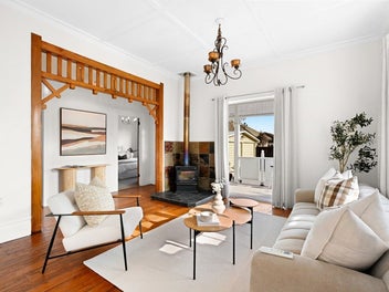 Charming 1930s Bungalow
