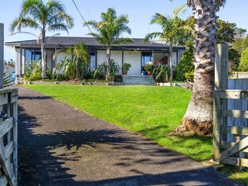 1063m2 Family Living with Views