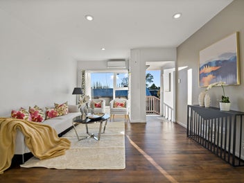 Smart Buying to Bring the Sun & Style