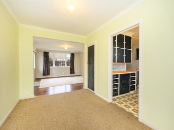 TEAM LEWIS - CUTE HOME CLOSE TO CBD