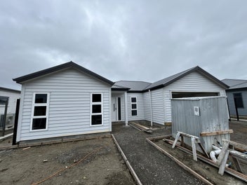 Brand New Luxury Living in Parklands