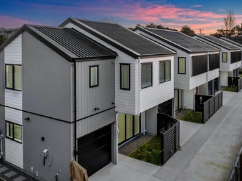 Vendors Say Sell – CCC & Title Issued, Move In...