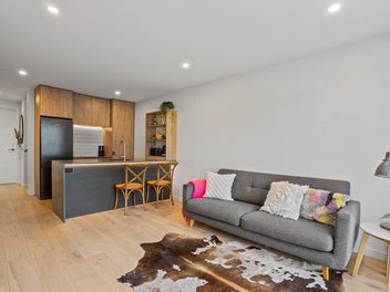 Affordable & Stylish Townhouse in Jack's Point
