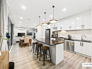 Standalone Corner Gem - Stylish Family Living