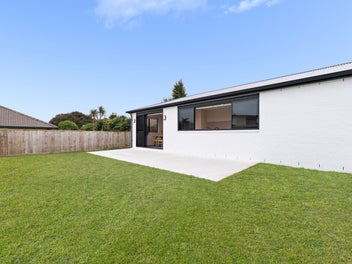 Effortless, Modern Living in the Heart of Papamoa