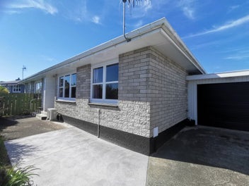 Image 1 of 7