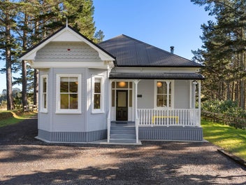 CHARISMATIC VILLA IN ITS OWN FOREST