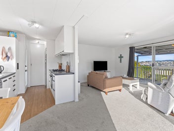 Sun-Soaked Comfort with Space to Entertain