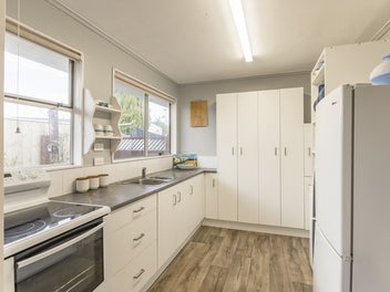 So Handy for Downsizers or First-Home Buyers!