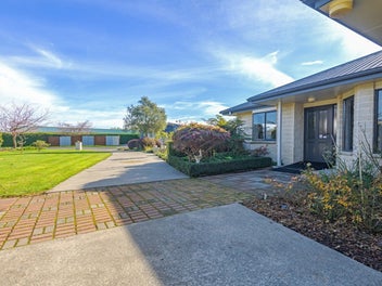Spacious and sun soaked – the perfect family...