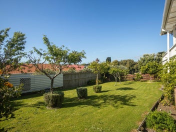 Sea Views + Potential On Lismore