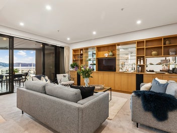 HARBOURSIDE LUXURY - CHAFFERS DOCK