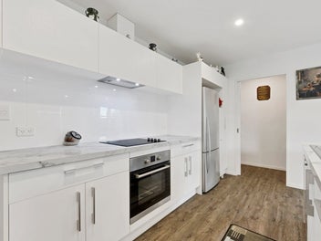 Award Winning Garden Spacious Living at Quartz |
