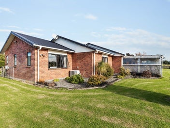 Modern Comfort Meets Rural Living