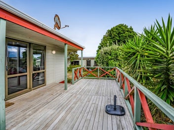 HOLIDAY HOME NEAR THE SEA
