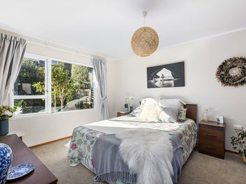 65 years+ ? Great Buying $455,000 Takapuna