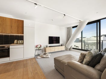 ONE BEDROOM W O N D E R