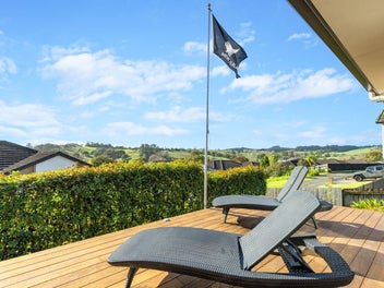 Sunny, Spacious & Set for Family Living