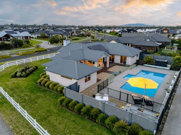 Prestige, Privacy & Poolside Perfection