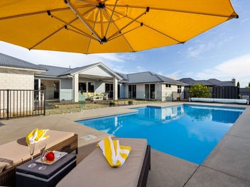 Prestige, Privacy & Poolside Perfection