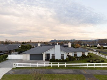 Prestige, Privacy & Poolside Perfection